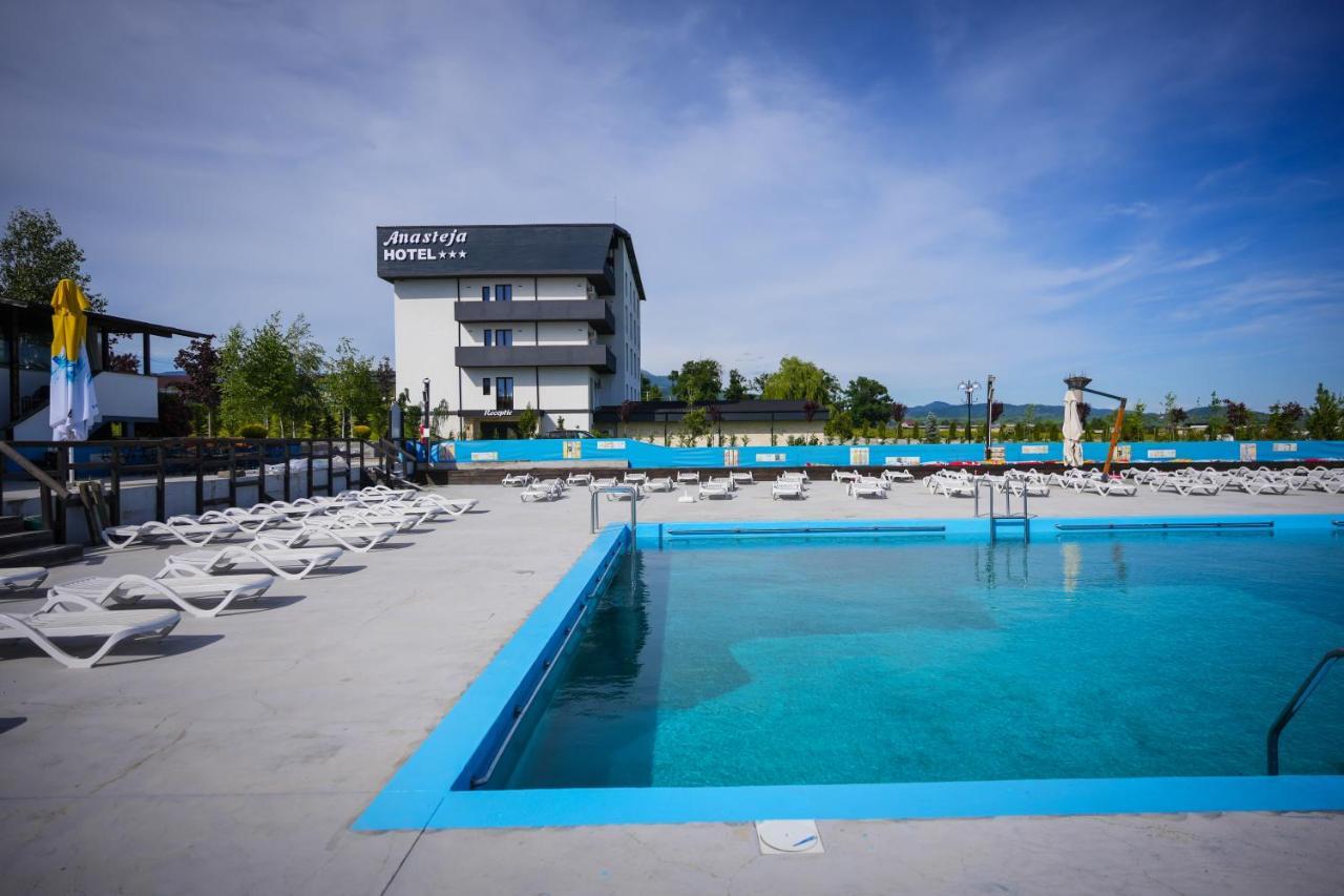 Hotel Anasteja ホレズ エクステリア 写真