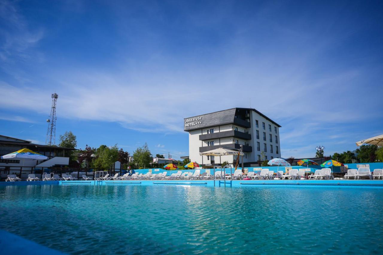 Hotel Anasteja ホレズ エクステリア 写真