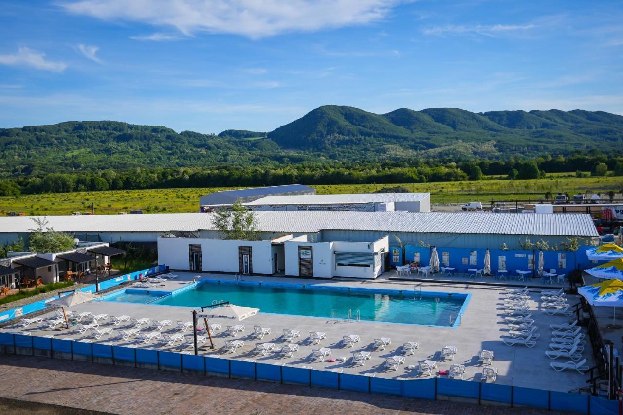 Hotel Anasteja ホレズ エクステリア 写真