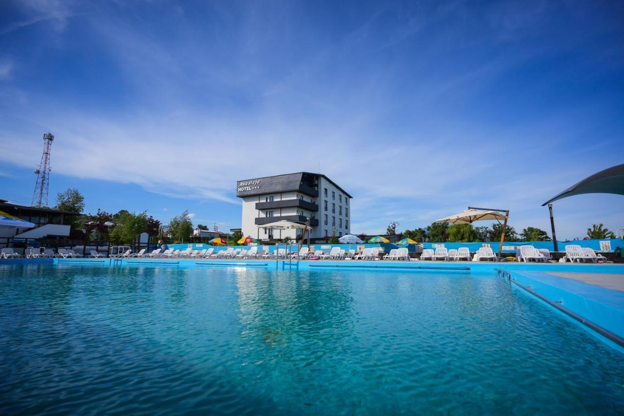 Hotel Anasteja ホレズ エクステリア 写真