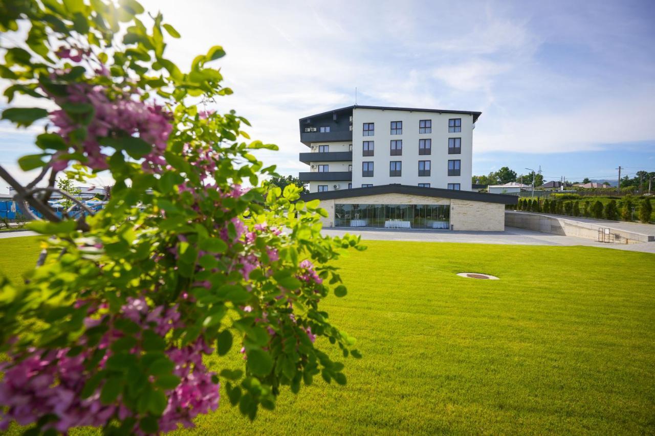 Hotel Anasteja ホレズ エクステリア 写真