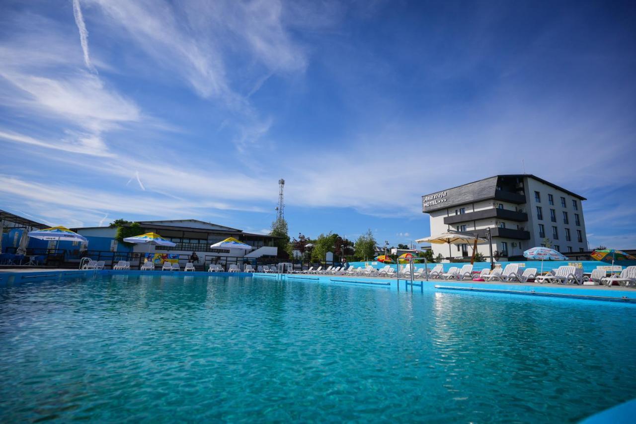 Hotel Anasteja ホレズ エクステリア 写真