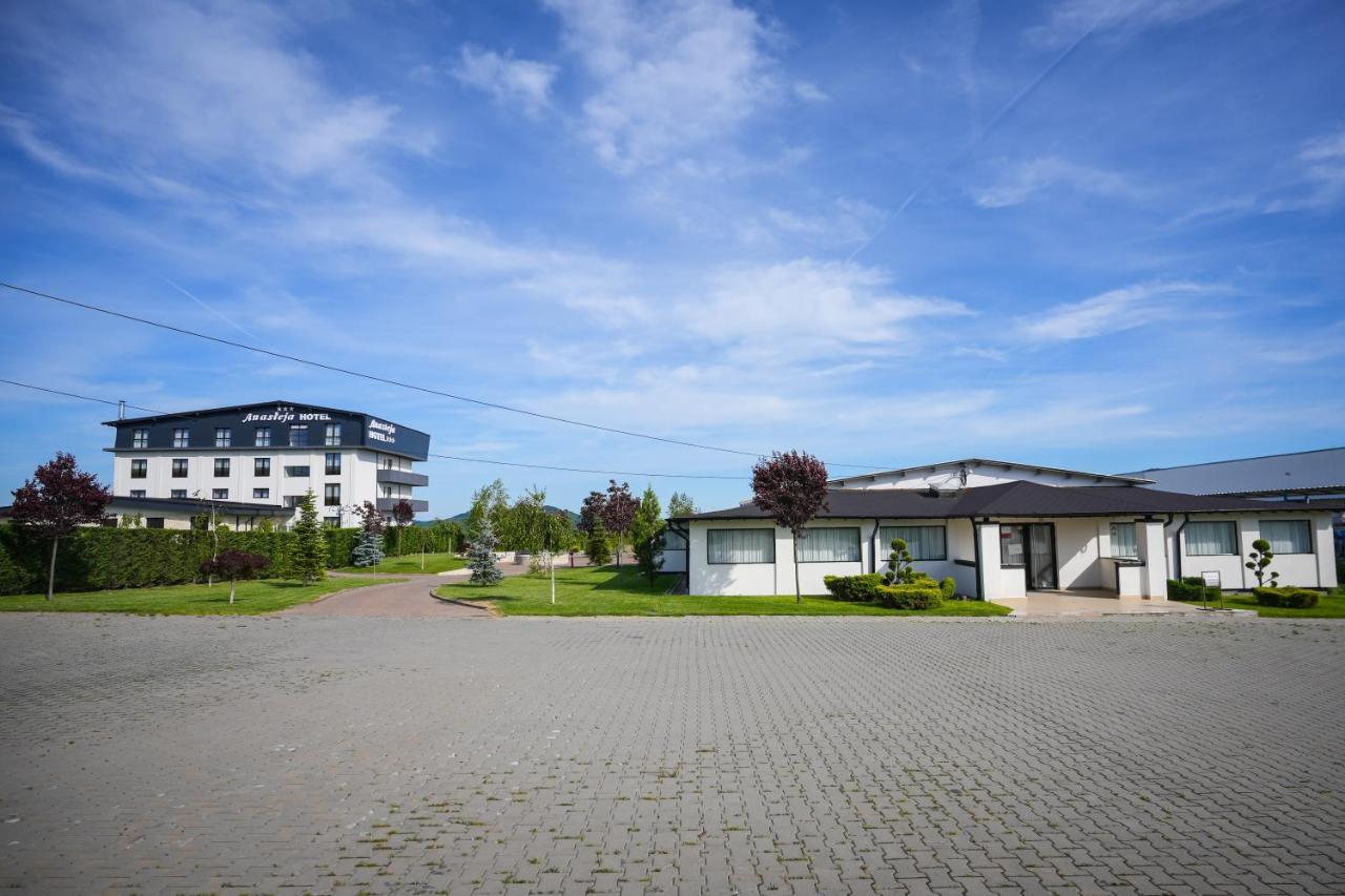 Hotel Anasteja ホレズ エクステリア 写真