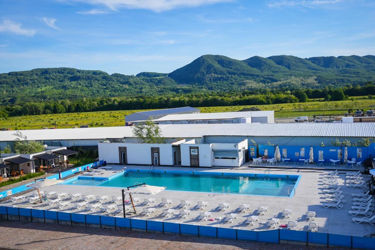 Hotel Anasteja ホレズ エクステリア 写真