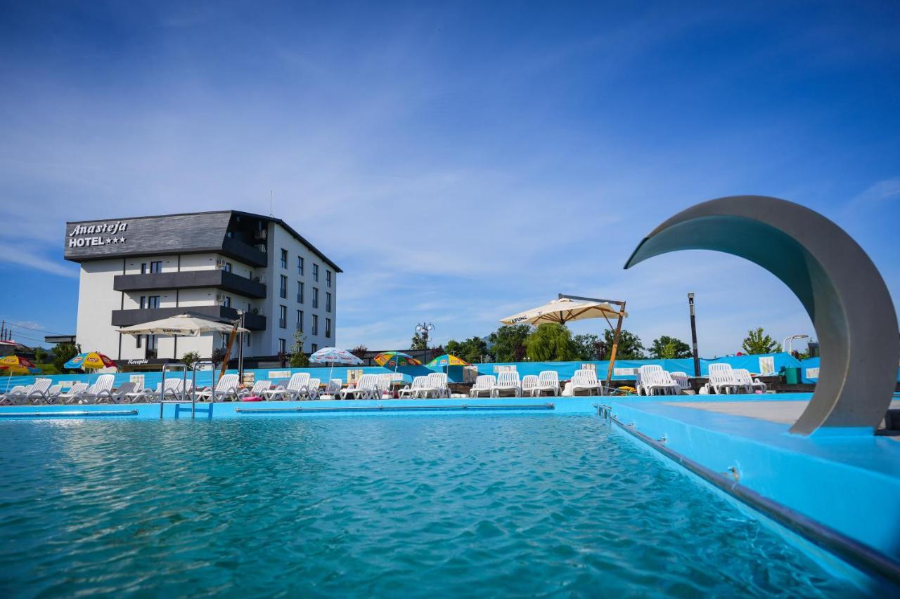 Hotel Anasteja ホレズ エクステリア 写真