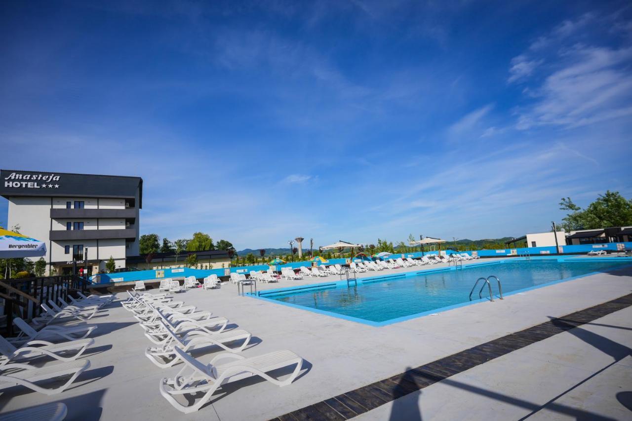 Hotel Anasteja ホレズ エクステリア 写真