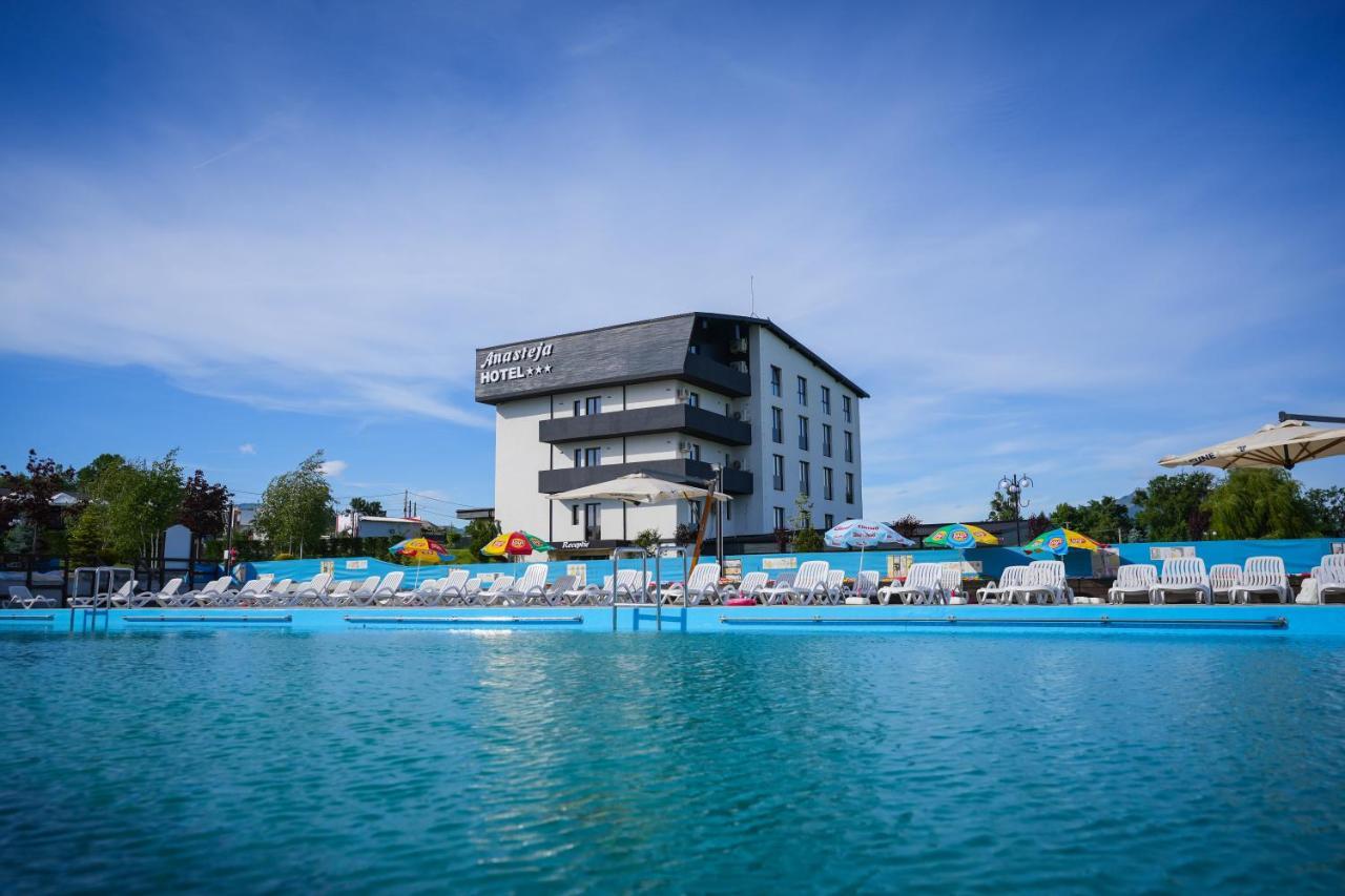Hotel Anasteja ホレズ エクステリア 写真